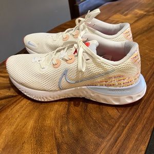 Women’s Nike Renew Tennis Shoes Size 9